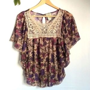 Eyelash Flutter Sleeve Lace Floral Blouse Size Small